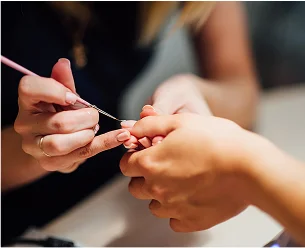 onglerie à Briare près de Gien dans le Loiret 45